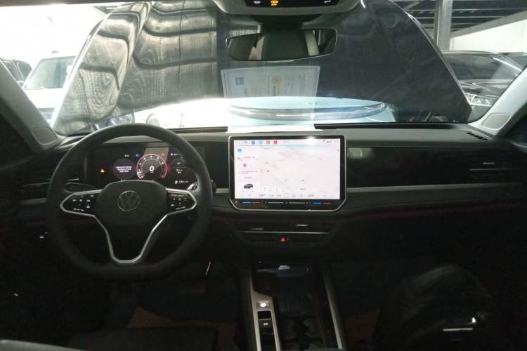 Used Volkswagen Magotan 2024 300TSI DSG Prestige Edition—A Real Eye-Catcher
