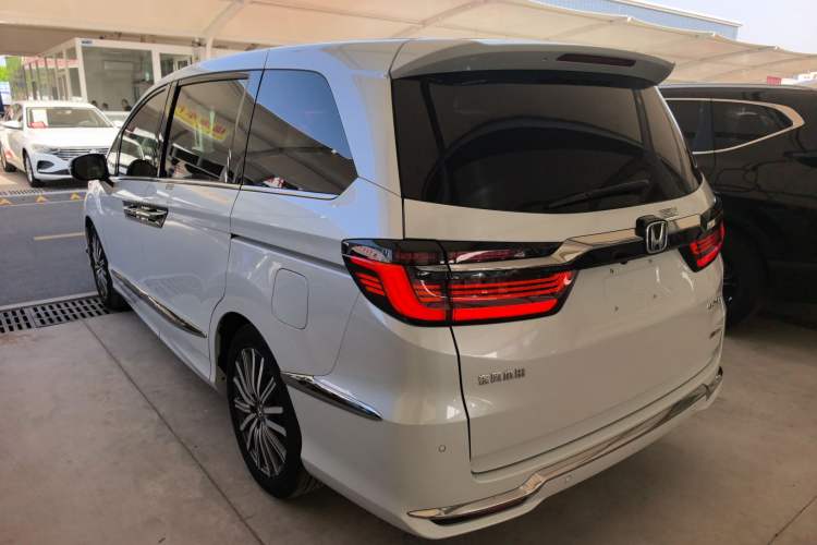 Used Honda Elysion 2024 2.0L eHEV Luxury Edition