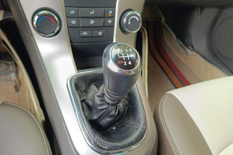 Used Chevrolet Cruze 2015 1.5L Classic SL MT
