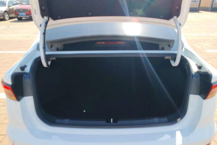 Used Geely Auto Emgrand 2025 4th Generation 1.5L CVT Starry Edition Trunk