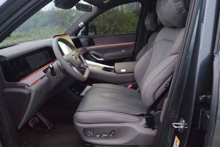 Used Denza N9 2025 Prestige Version