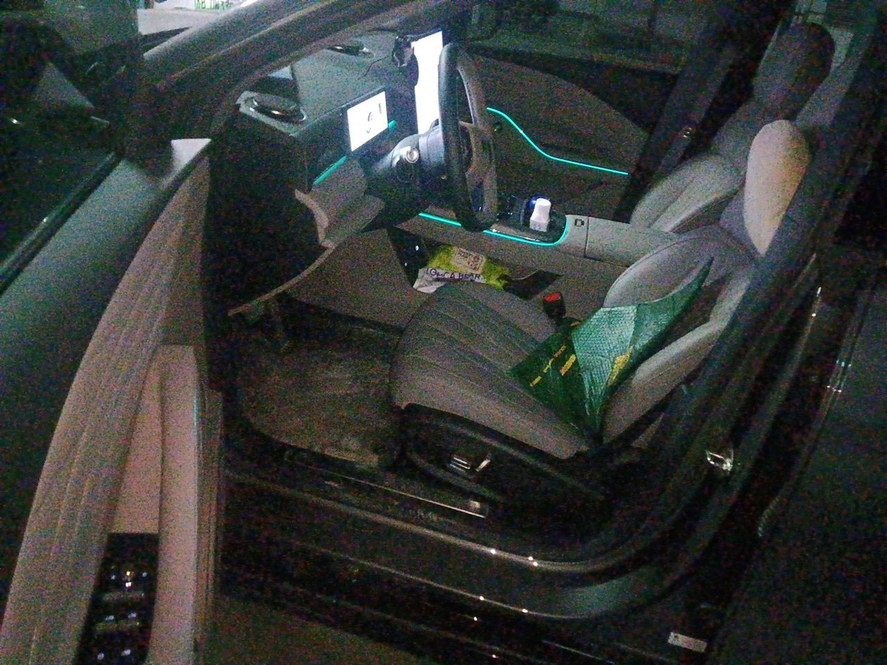 Geely Galaxy 8 2025 130km EM-i Deluxe Edition — снимка 19