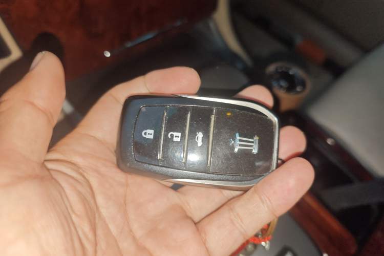 Used Toyota Crown 2012 2.5L Royal Leather Edition