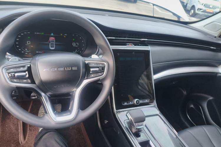 Used Roewe RX5 MAX 2019 400TGI Automatic 4G Connect Luxury Edition Center Console