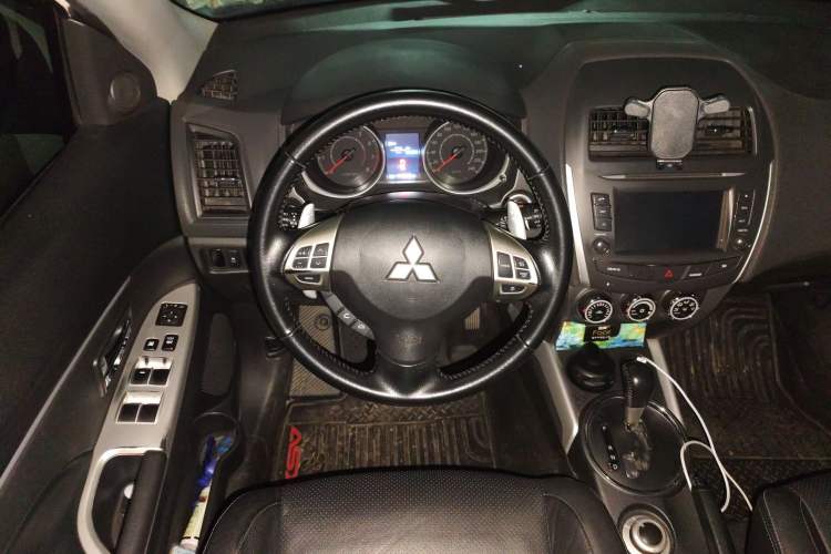 Used Mitsubishi ASX 2013 2.0L CVT 4x4 Flagship Edition
