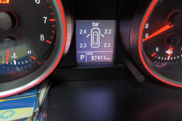 Used Haval H6 2015 Sport Edition 1.5T Automatic Two-Wheel Drive Luxury Model Odometer Close Up