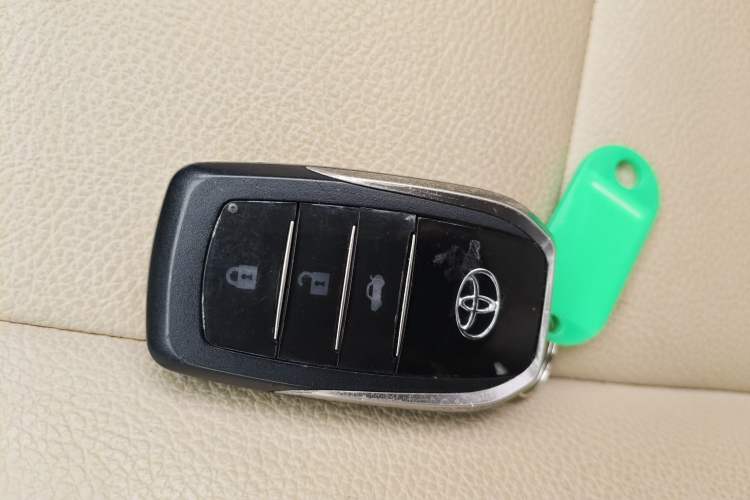 Used Toyota Corolla 2017 Revised Version 1.2T S-CVT GL Vehicle Key