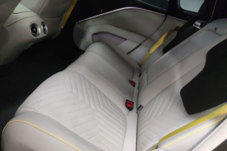 Used Avatr 11 2023 HarmonyOS Version Smart Enjoyment Upgrade Model 90-Degree Rear-Wheel Drive Edition Left Rear Seat