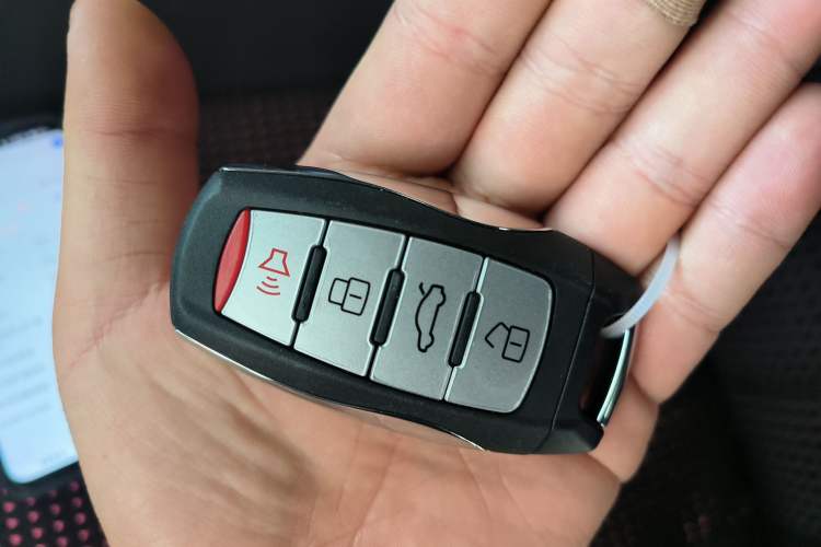 Used Haval M6 2018 1.5T Manual Two-Wheel Drive Urban Model Vehicle Key