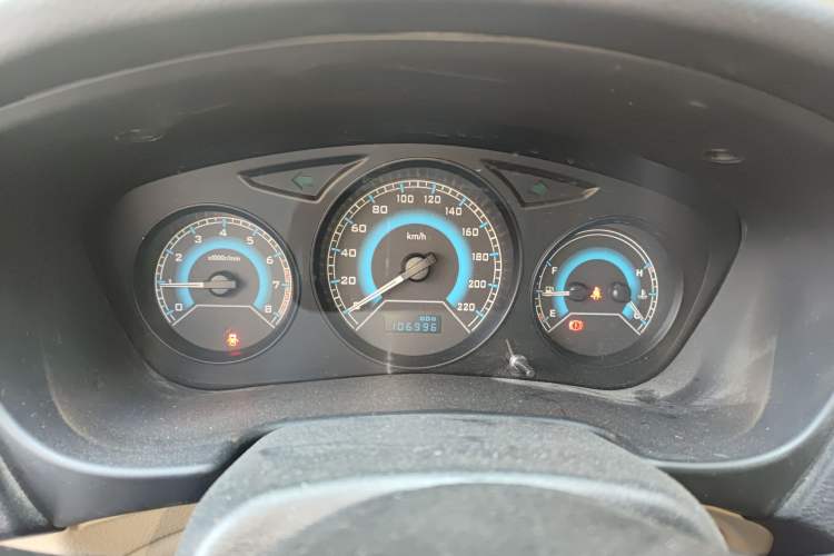 Used Soueast V3 Lingyue 2014 1.5L Manual Entry-Level Version
