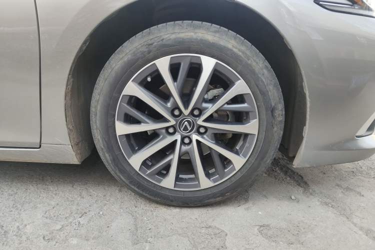 Used Lexus ES 2022 200 Excellence Edition
