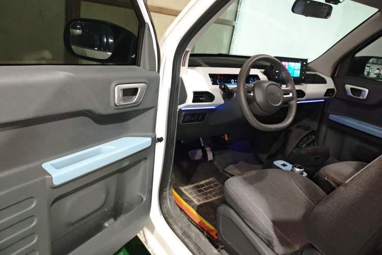 Used Geely Galaxy Panda 2023 Panda Mini 200km Endurance Bear
