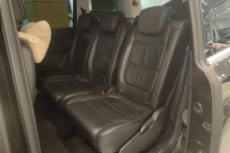 Used Volkswagen Sharan 2015 1.8TSI Comfort Model
