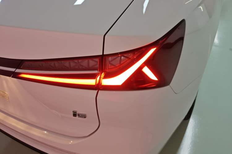 Used Roewe i5 2023 1.5L CVT Luxury Edition