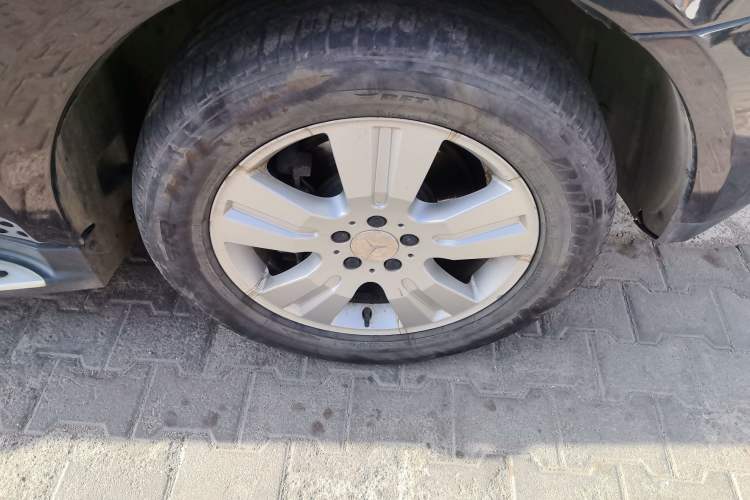 Used Mercedes-Benz M-Class 2010 ML 300 4MATIC