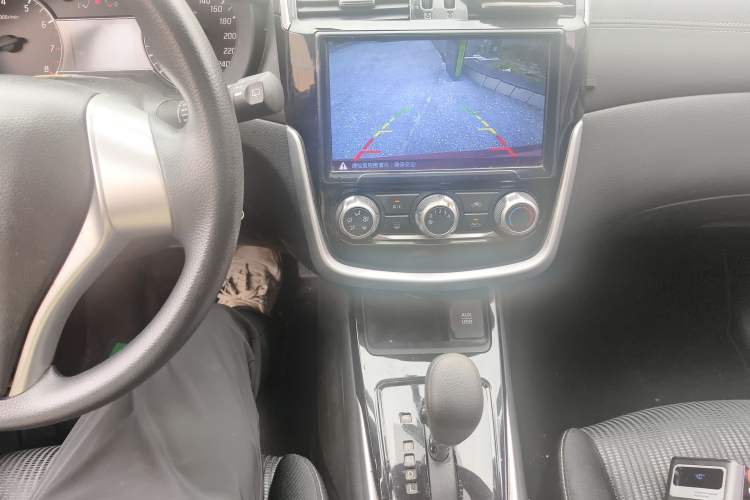 Used Nissan Tiida 2016 1.6L CVT Cool Dynamic Edition