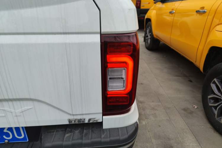 Used Farizon FX 2021 1.8T Smart Connect 5-Seater