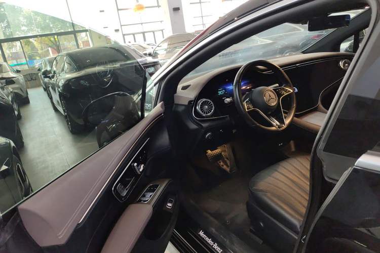 Used Mercedes-Benz EQS 2022 Updated Version 450+ Pioneer Edition Driver Seat