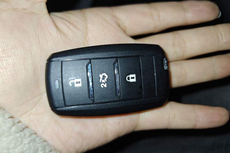 Used CHANGAN Raeton CC 2018 1.5T Automatic Elegant Starry Edition China V Standard Vehicle Key