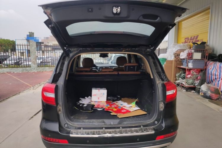 Used Haval H8 2015 2.0T Four-Wheel Drive Luxury Model