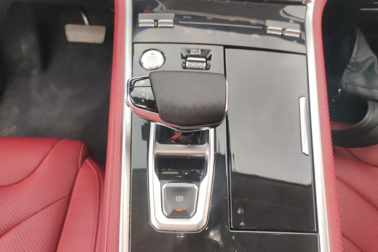 Used CHANGAN CS85 COUPE 2021 1.5T DCT Luxury Edition Gear Lever