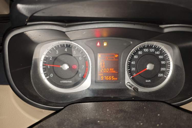 Used Venucia R50 2013 1.6L Manual Fashion Edition
