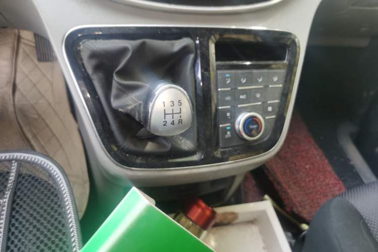 Used JAC Refine M4 2016 2.0L Manual Comfort Edition
