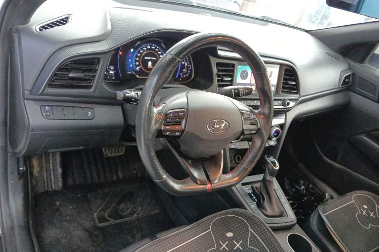 Used Hyundai Elantra (6th Generation / Lingdong) 2020 1.4T Dual-Clutch Xuan Dong · Dynamic Version Center Console