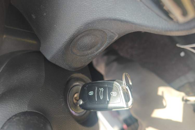 Used CHANGAN OSHAN X70A 2018 1.5L Manual Comfort Model
