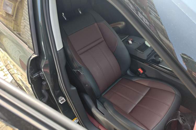 Used Land Rover Range Evoque 2024 Aurora L 249 PS Prestige Light-Chasing Edition