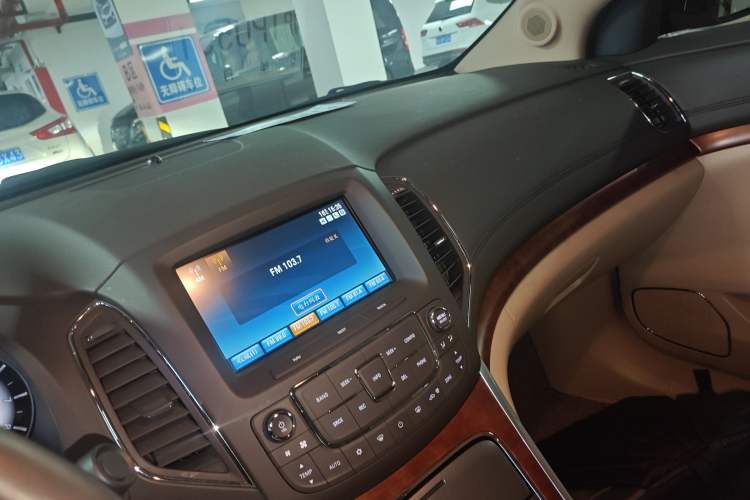 Used Roewe 950 2015 1.8T Luxury Edition
