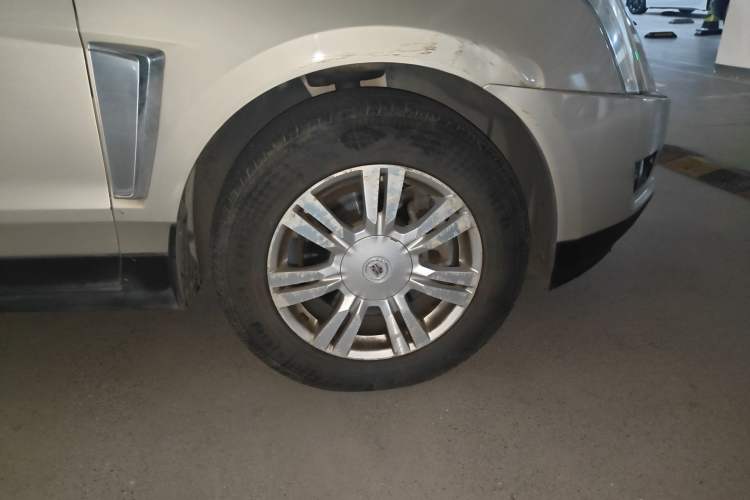Used Cadillac SRX 2013 3.0L Comfort Model Right Front Wheel Hub
