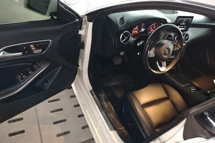 Used Mercedes-Benz CLA 2017 Facelifted CLA 200 Stylish Edition Driver Seat