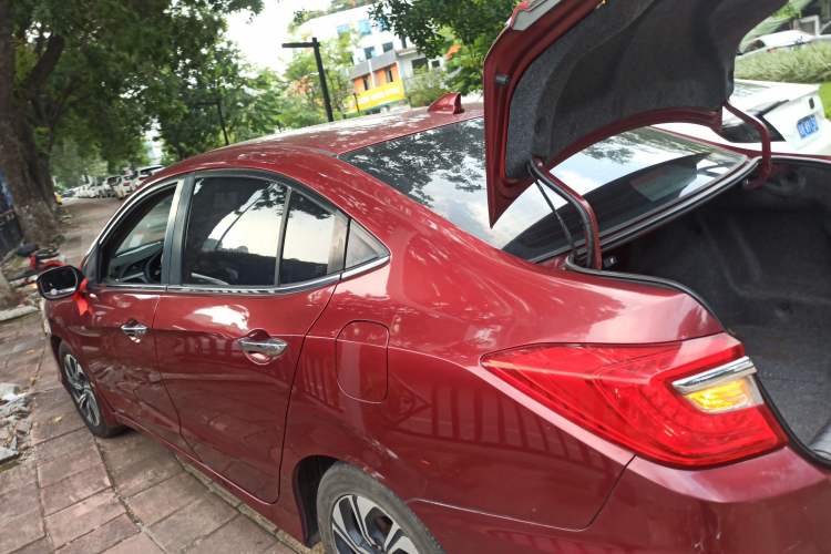 Used Honda Crider 2016 1.8L CVT Luxury Edition
