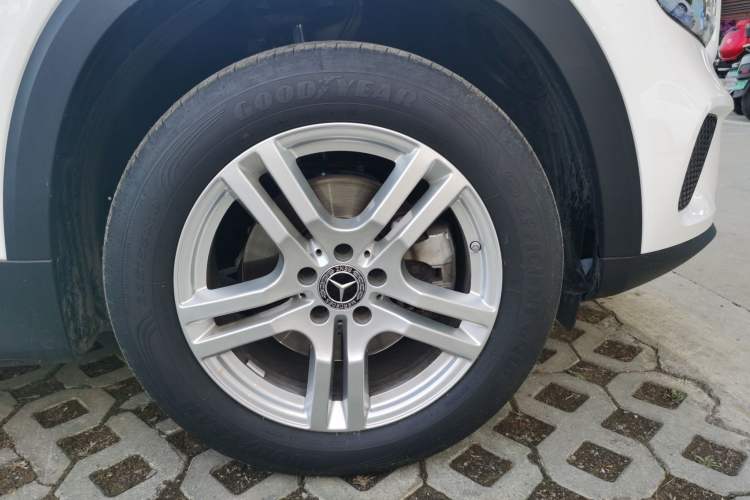 Used Mercedes-Benz GLB 2023 Refreshed GLB 200 Dynamic Edition Right Front Wheel Hub