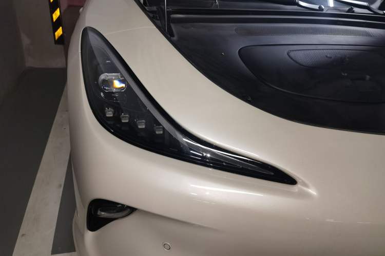 Used IM LS6 2025 Lingxi Intelligent Driving Edition Right Front Headlight