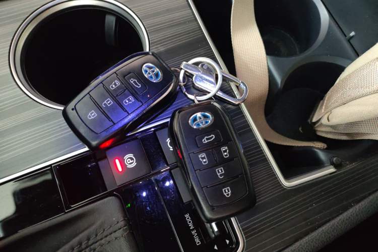 Used Toyota SIENNA 2023 2.5L Hybrid Ultimate Edition