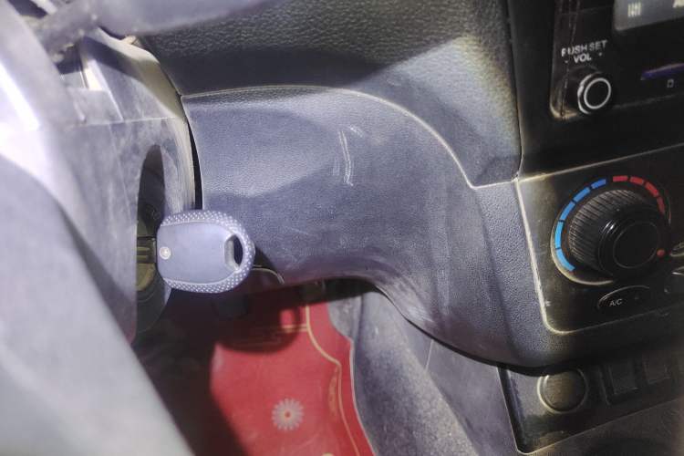 Used Dongfeng Fengon 330 2014 1.5L Manual Utility Version DK15 Vehicle Key