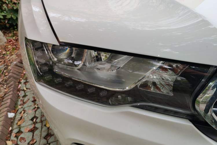 Used Haval H6 Coupe 2016 Blue Label 1.5T Automatic Two-Wheel Drive Elite Model Right Front Headlight