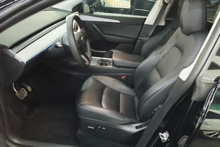 Used Tesla Model Y 2023 Rear-Wheel-Drive Version
