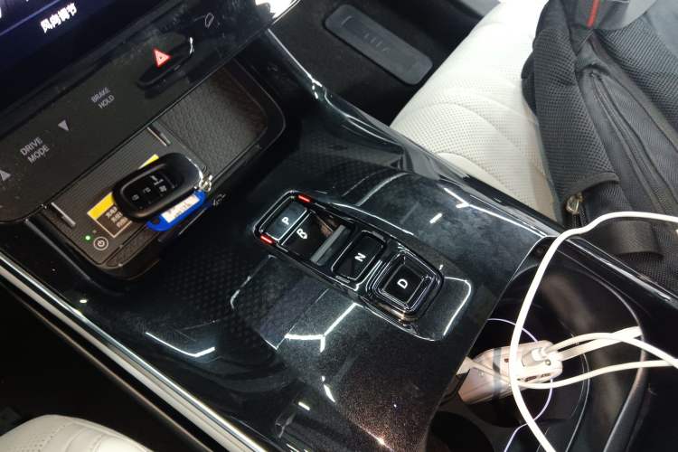 Used Honda P7 2025 Four-Wheel Drive Long-Range Max Gear Lever