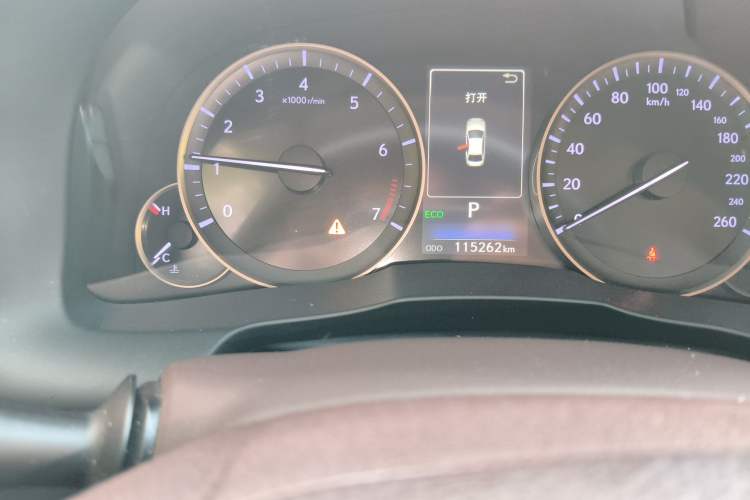 Used Lexus ES 2015 200 Elite Edition Odometer Close Up