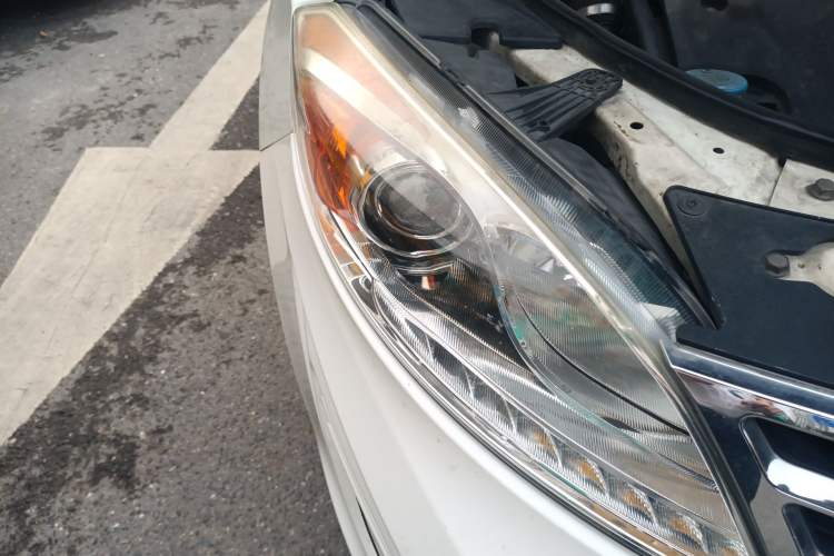 Used GAC Trumpchi GS5 2013 1.8T Automatic Two-Wheel Drive Elite Edition Right Front Headlight