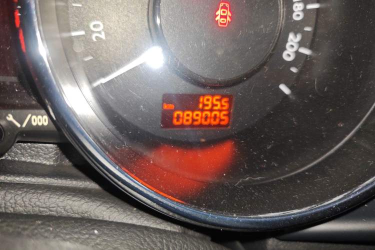 Used Peugeot 3008 2013 2.0L Automatic Trend Edition Odometer Close Up