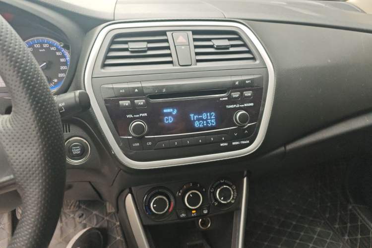 Used Suzuki S-Cross 2015 1.6L Manual Two-Wheel Drive Entry Model
