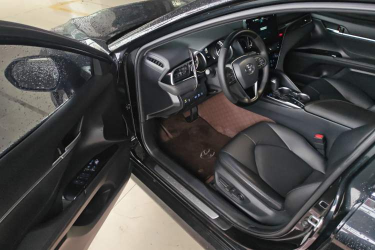 Used Toyota Camry 2021 2.0G Luxury Edition
