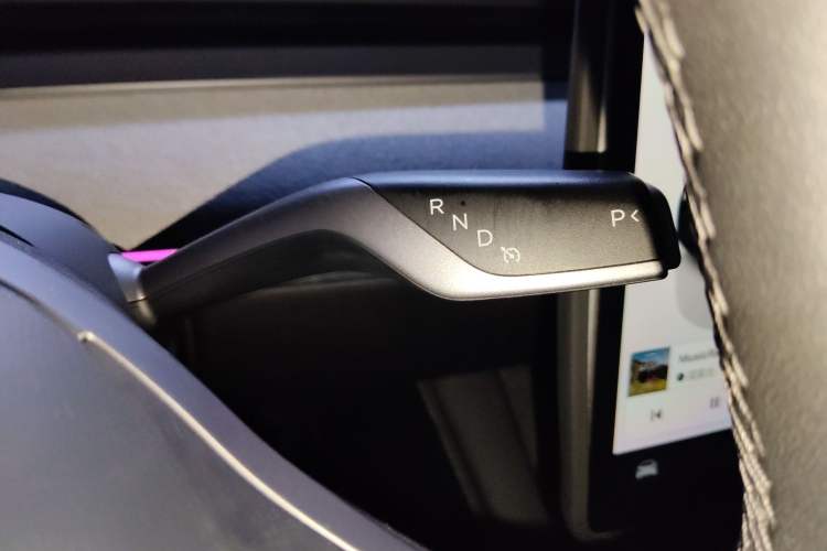 Used Tesla Model Y 2023 Long-Range All-Wheel-Drive Version
