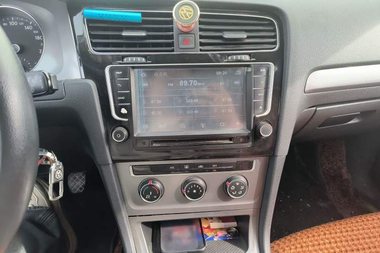 Used Volkswagen Golf 2014 1.6L Manual Fashion Edition
