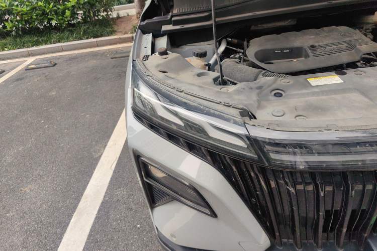 Used Dongfeng Aeolus Huge 2022 Mach Power 1.5T Dare-to-Love Edition Right Front Headlight