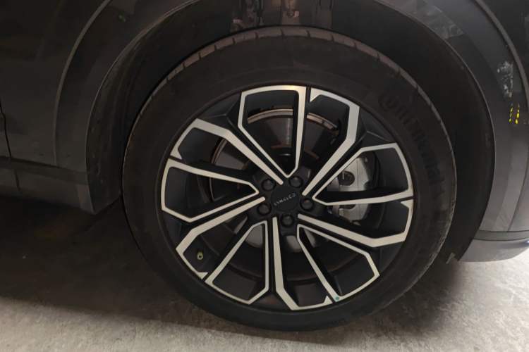 Used Lynk & Co 09 EM-P 2024 2.0TD EM-P Four-Wheel Drive ULTRA Six-Seater
